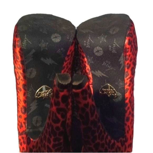 Betsy Johnson Red Pumps - Picture 5 of 5